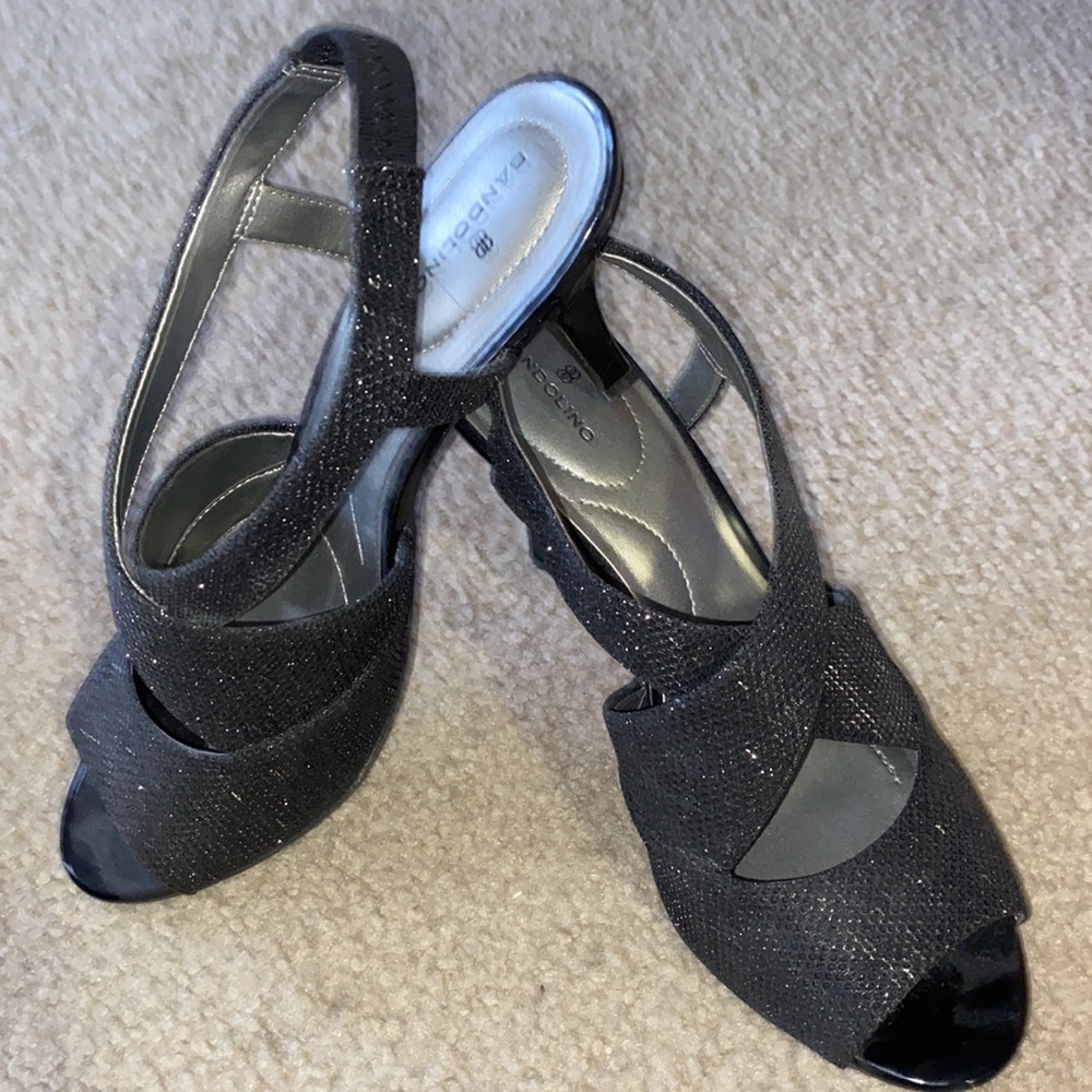 Black Bandolino sparkly shoes only worn once 7 1/2 fit more like a seven